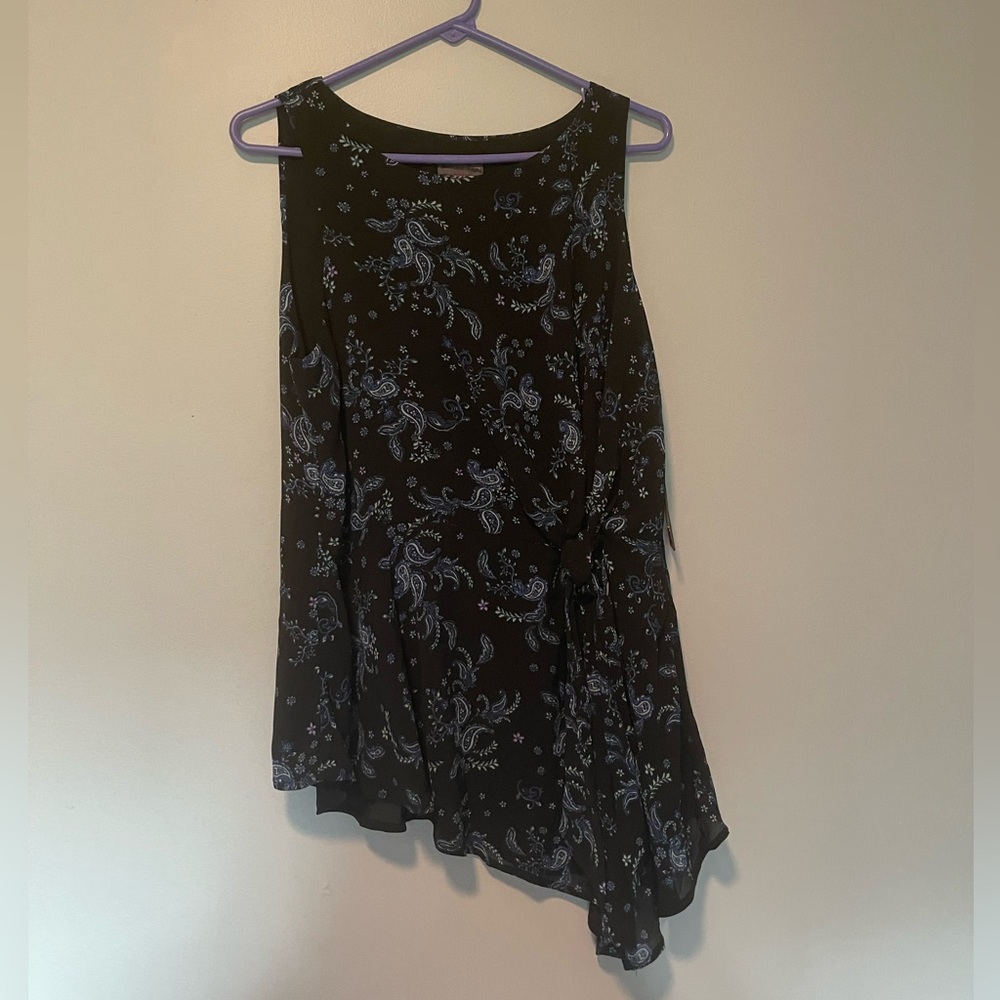 NWT Vince Camuto Asymmetrical Ladies Sleeveless Top